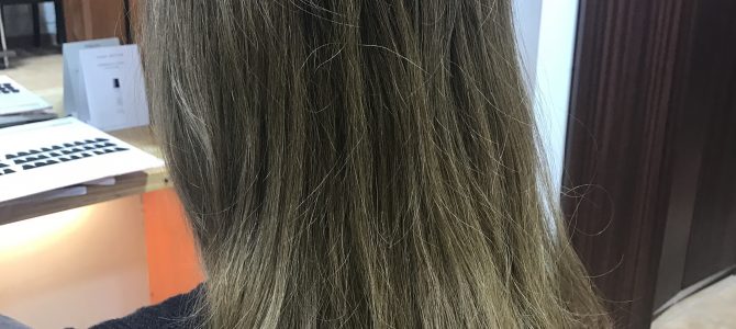 カラーは2ヶ月に一回は必ずやろう。 カラーは2ヶ月に一回は必ずやろう。